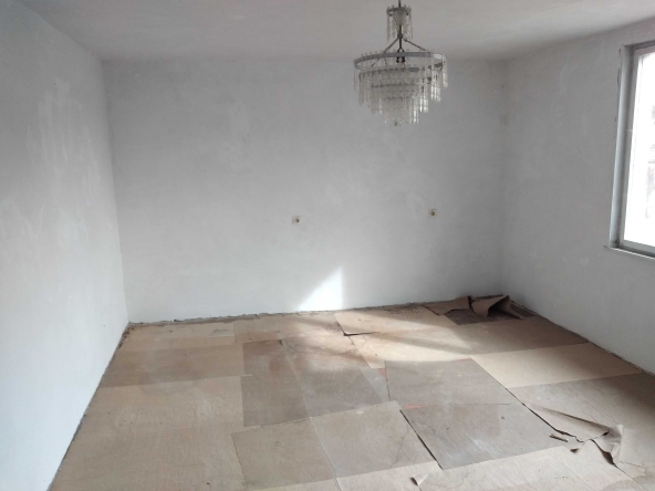 Къща в Плевен, Сторгозия - 83 кв.м за 596 €/кв.м - Снимка #1