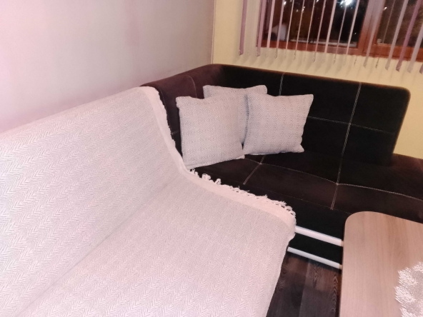 Дава се под наем Двустаен апартамент в Панагюрище - 70 кв.м за 56.61 € - Снимка #1