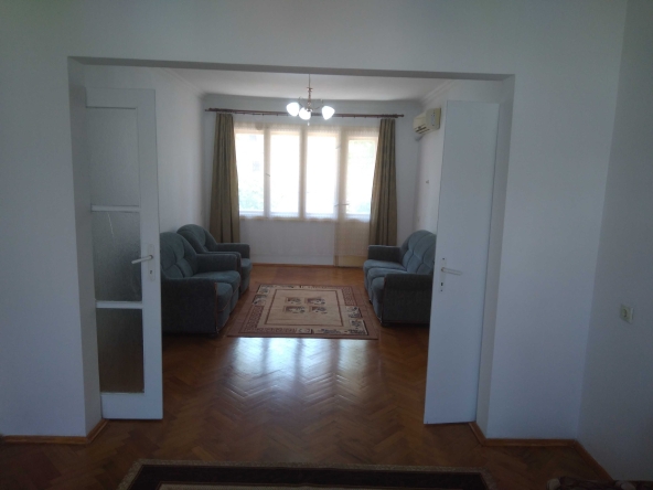 Дава се под наем Многостаен апартамент в Пловдив, Център - 120 кв.м за 400 € - Снимка #1