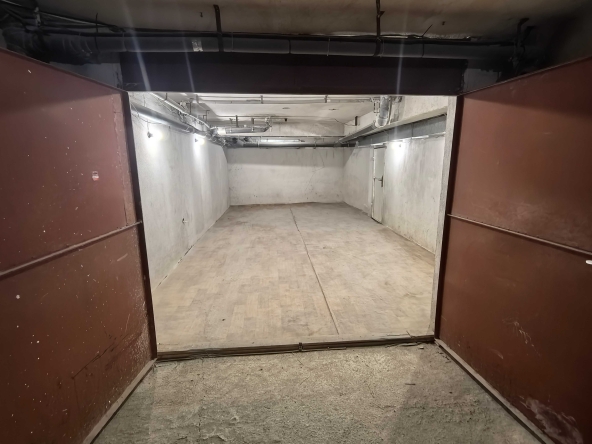 Дава се под наем Гараж / Паркомясто в Казанлък - 32 кв.м за 66.3 € - Снимка #1