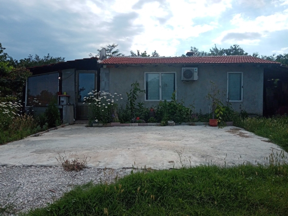 Земеделски имот в с. Страшимирово, Област Варна -  кв.м за 52 €/дка - Снимка #1