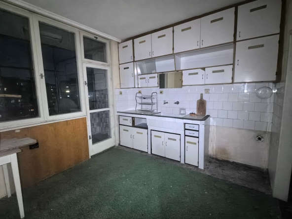 Двустаен апартамент в Ямбол, Граф Игнатиев - 63 кв.м за 1143 €/кв.м - Снимка #1