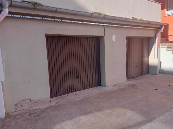 Гараж / Паркомясто в Велико Търново, Център - 44 кв.м за 910 €/кв.м - Снимка #1