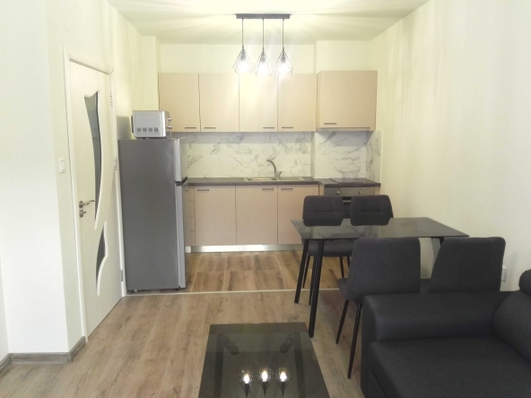 Дава се под наем Тристаен апартамент в Пловдив, Тракия - 90 кв.м за 500 € - Снимка #1