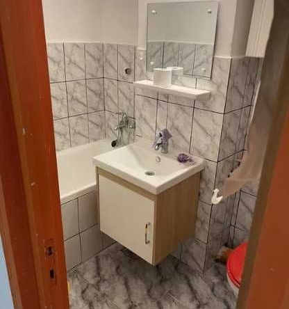 Дава се под наем Двустаен апартамент в Пловдив, Южен - 65 кв.м за 219.3 € - Снимка #1