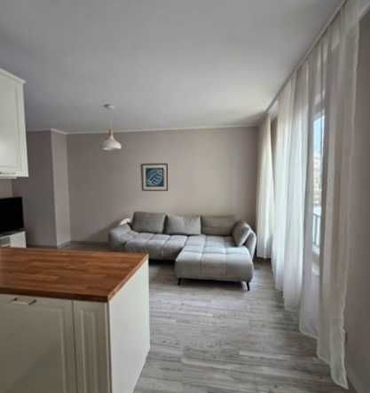 Дава се под наем Тристаен апартамент в София, Лагера - 80 кв.м за 946.56 € - Снимка #1