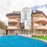 Хотел в Балчик - 2000 кв.м за 230 €/кв.м - Снимка #1