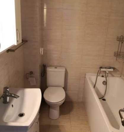 Дава се под наем Тристаен апартамент в Бургас, Зорница - 80 кв.м за 40.8 € - Снимка #1