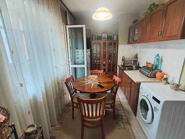 Двустаен апартамент в Стара Загора, Център - 48 кв.м за 1157 €/кв.м - Снимка #1