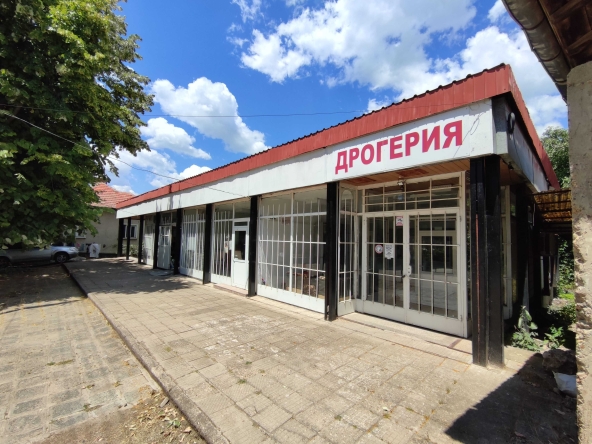 Магазин в с. Рогозен, Област Враца - 1955 кв.м за 13 €/кв.м - Снимка #1