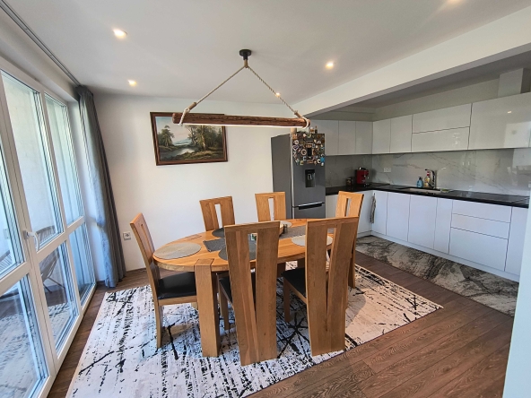 Тристаен апартамент в Стара Загора, Ремиза - 100 кв.м за 1480 €/кв.м - Снимка #1