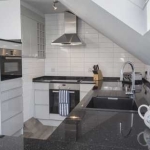 Дава се под наем Тристаен апартамент в София, Оборище - 100 кв.м за 816 € - Снимка #1