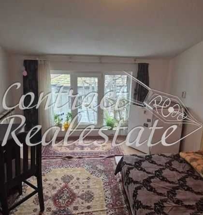 Дава се под наем Едностаен апартамент в Варна, Колхозен пазар - 18 кв.м за 127.5 € - Снимка #1