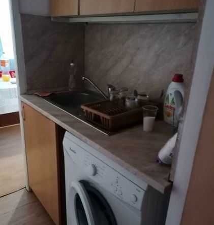 Дава се под наем Едностаен апартамент в Бургас, Изгрев - 40 кв.м за 135 € - Снимка #1