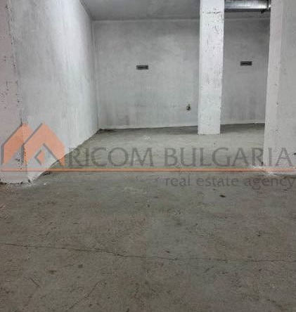 Гараж / Паркомясто в Варна, Погреби - 15 кв.м за 1400 €/кв.м - Снимка #1