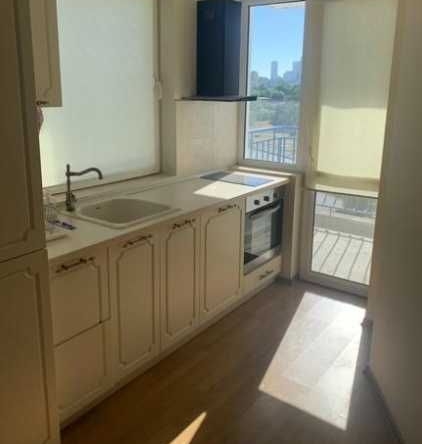 Дава се под наем Двустаен апартамент в Бургас, Изгрев - 75 кв.м за 140.25 € - Снимка #1