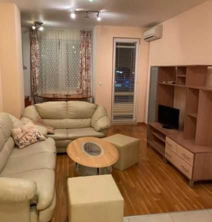 Дава се под наем Двустаен апартамент в София, Гоце Делчев - 60 кв.м за 373.83 € - Снимка #1