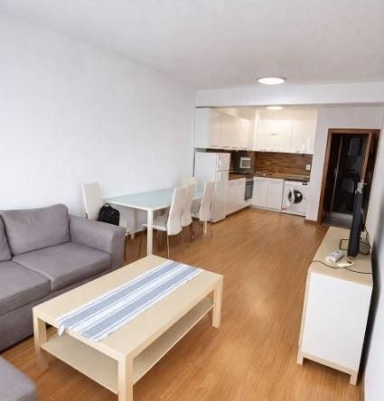 Дава се под наем Двустаен апартамент в Варна, Левски - 73 кв.м за 548.25 € - Снимка #1