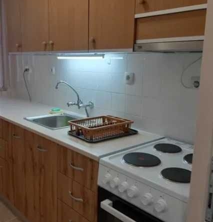 Дава се под наем Тристаен апартамент в Пловдив, Младежки Хълм - 95 кв.м за 188.19 € - Снимка #1