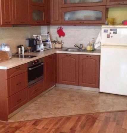 Дава се под наем Тристаен апартамент в Пловдив, Гагарин - 95 кв.м за 298.86 € - Снимка #1