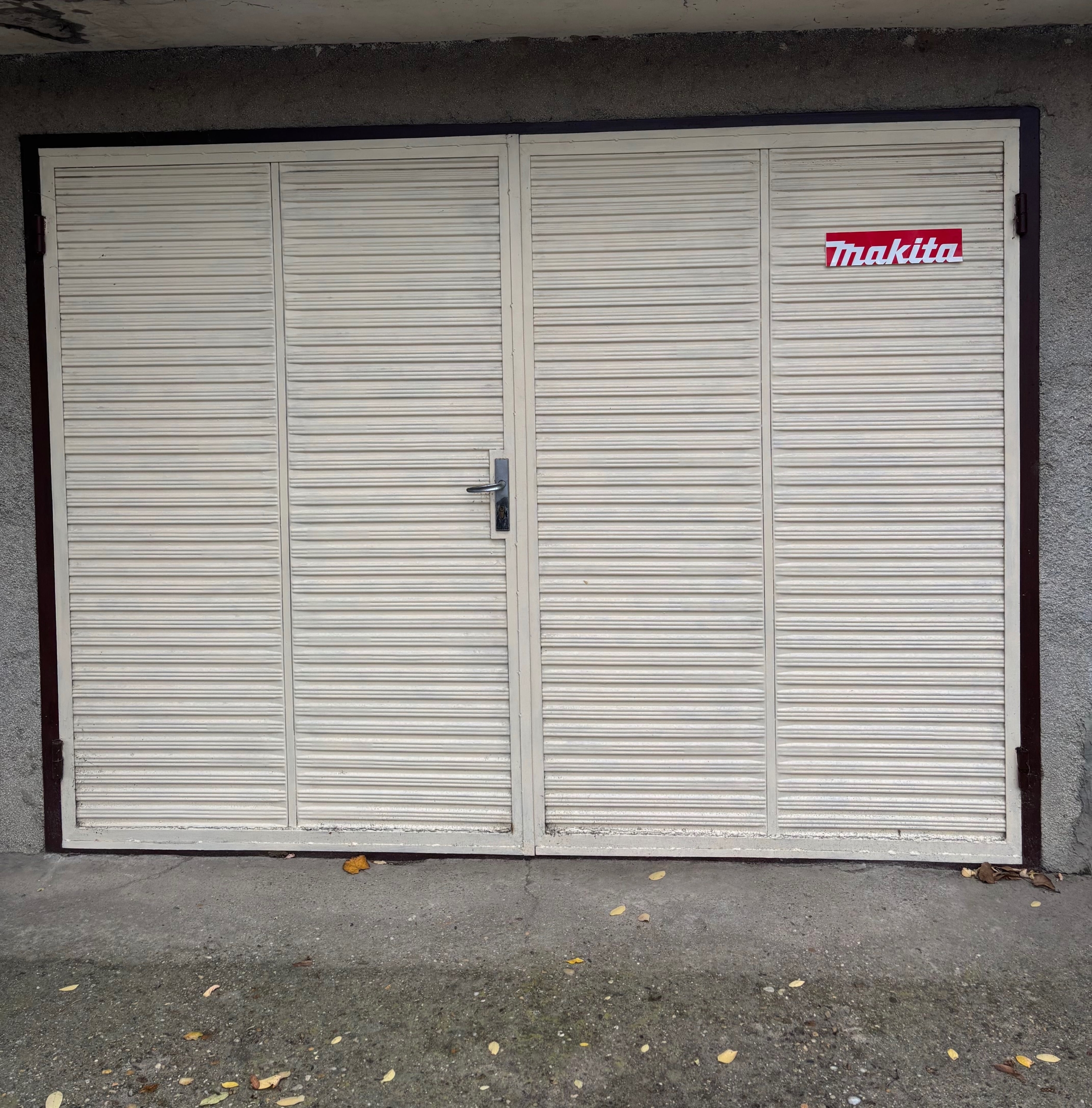 Дава се под наем Гараж / Паркомясто в Русе, в.з. Средна кула - 21 кв.м за 25 € - Снимка #1