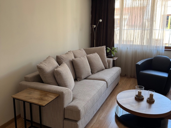 Дава се под наем Тристаен апартамент в Варна, Гръцка махала - 96 кв.м за 1200 € - Снимка #1