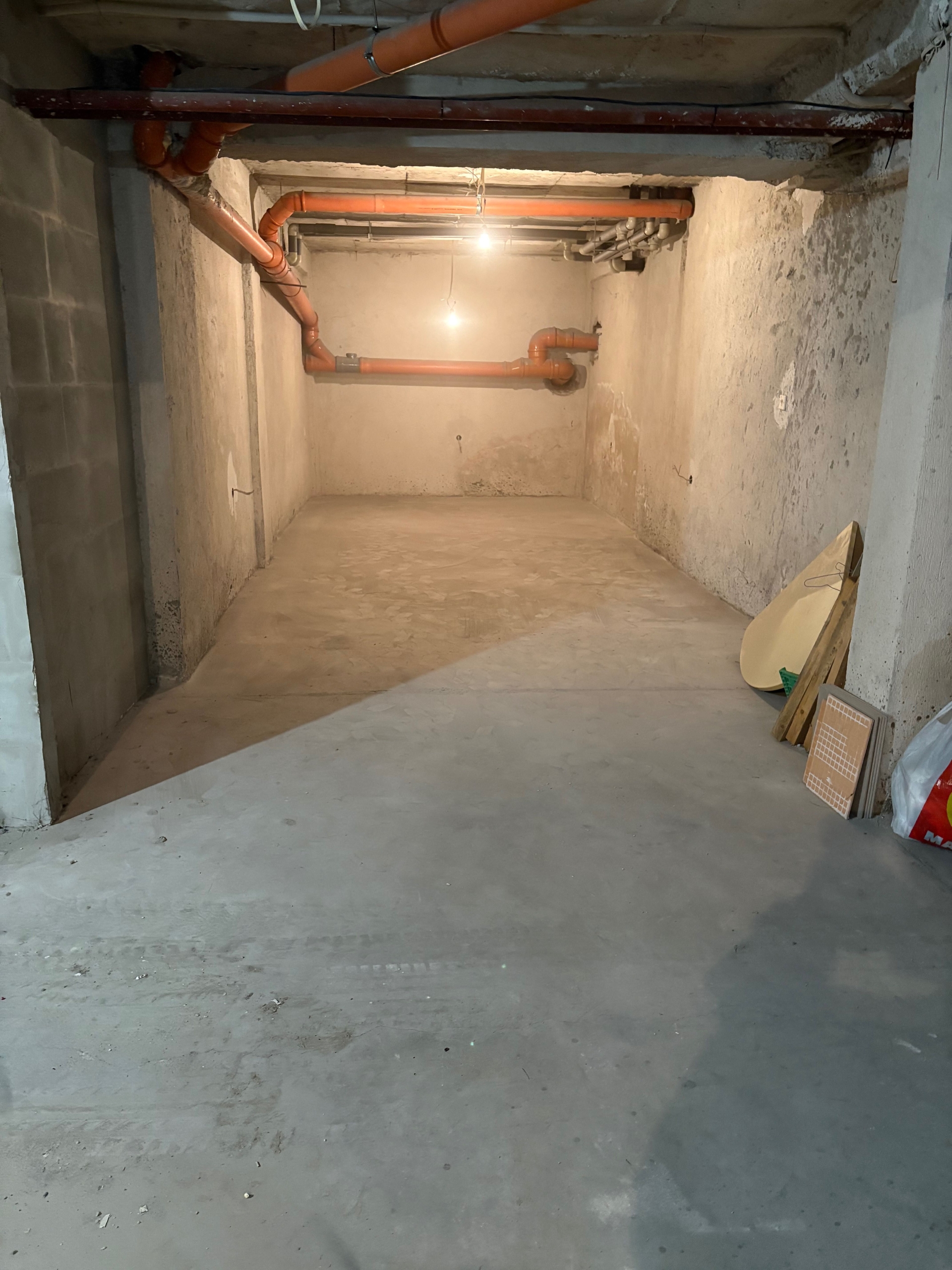 Гараж / Паркомясто в Пловдив, Кършияка - 24 кв.м за 1658 €/кв.м - Снимка #1