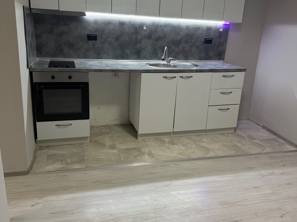 Дава се под наем Двустаен апартамент в Асеновград - 65 кв.м за 229.5 € - Снимка #1