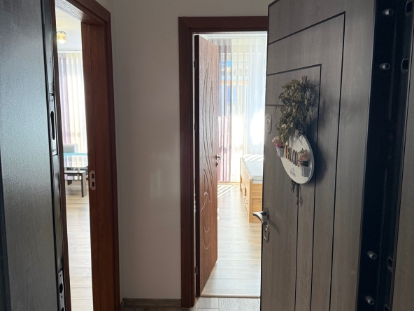 Дава се под наем Двустаен апартамент в Асеновград - 65 кв.м за 357 € - Снимка #1