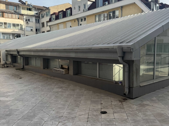 Дава се под наем Офис в Велико Търново, Център - 195 кв.м за 1020 € - Снимка #1