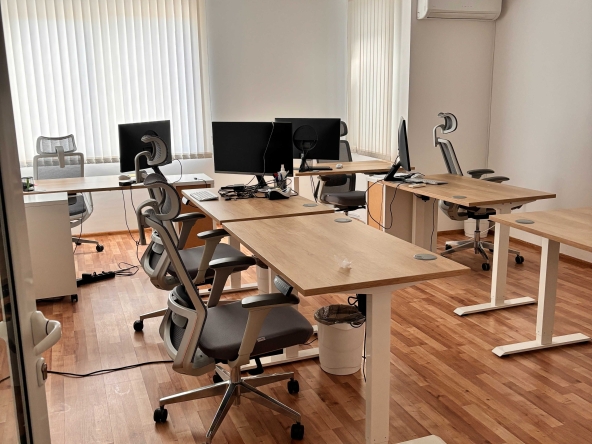 Дава се под наем Офис в Варна, Бриз - 90 кв.м за 1122 € - Снимка #1