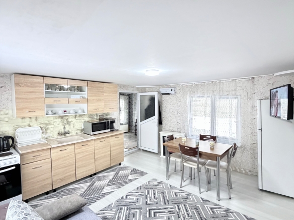 Къща в Омуртаг - 414 кв.м за 85 €/кв.м - Снимка #1