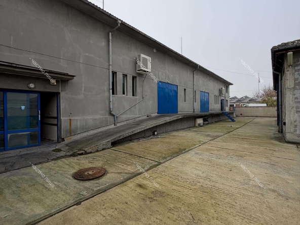 Промишлена сграда в Кърджали, Промишлена зона - А - 700 кв.м за 1 €/кв.м - Снимка #1