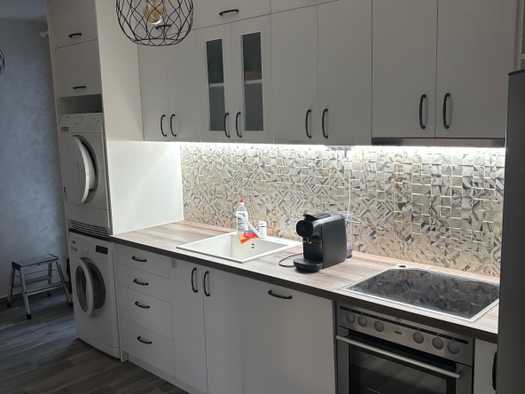 Дава се под наем Двустаен апартамент в к.к. Слънчев ден - 65 кв.м за 448.8 € - Снимка #1