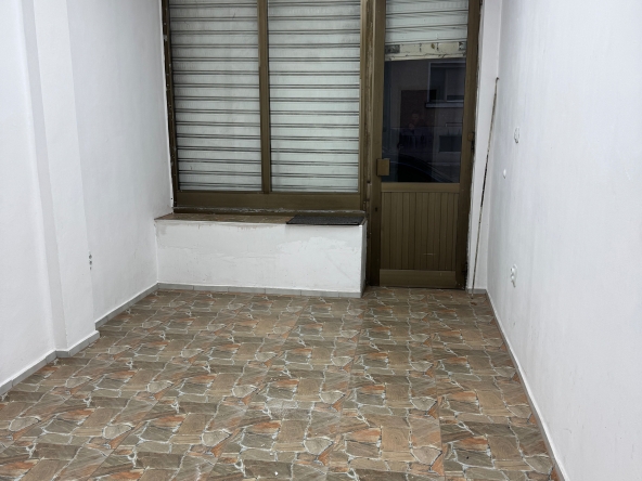 Дава се под наем Офис в Пловдив, Център - 20 кв.м за 298.86 € - Снимка #1