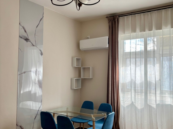 Дава се под наем Двустаен апартамент в Пловдив, Център - 60 кв.м за 598.23 € - Снимка #1