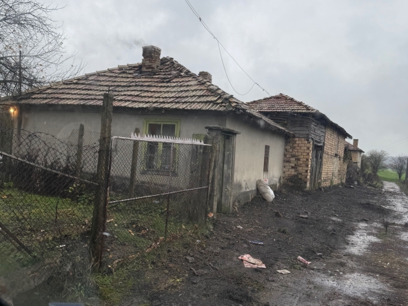 Къща в с. Дралфа, Област Търговище - 100 кв.м за 90 €/кв.м - Снимка #1