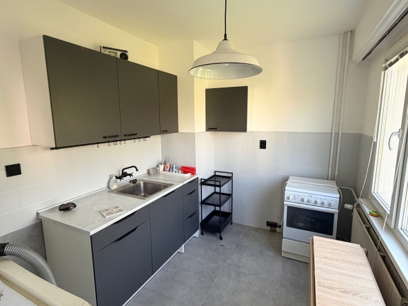 Дава се под наем Двустаен апартамент в София, Витоша - 76 кв.м за 598.23 € - Снимка #1