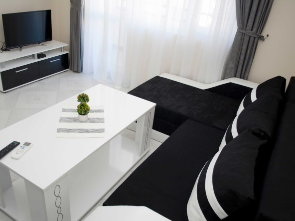 Дава се под наем Тристаен апартамент в Пловдив, Каменица 2 - 60 кв.м за 400 € - Снимка #1