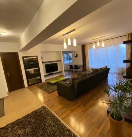 Дава се под наем  в Бургас, Славейков - 20 кв.м за 91.8 € - Снимка #1