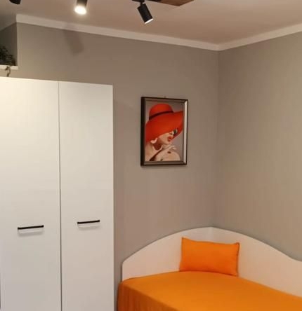 Дава се под наем Едностаен апартамент в Пловдив, Център - 40 кв.м за 250 € - Снимка #1
