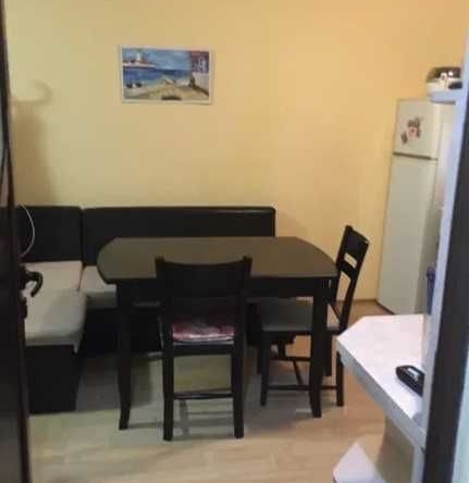 Дава се под наем Едностаен апартамент в Бургас, Меден рудник - зона А - 35 кв.м за 135 € - Снимка #1