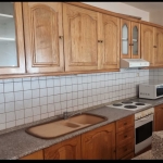 Дава се под наем Тристаен апартамент в Пловдив, Кършияка - 80 кв.м за 382.5 € - Снимка #1