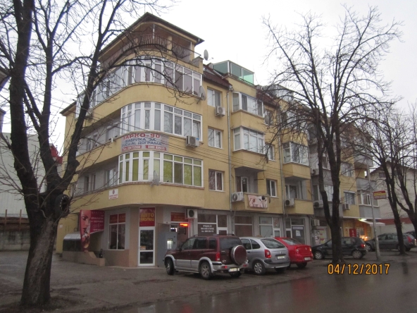 Дава се под наем Двустаен апартамент в Търговище, Боровец - 70 кв.м за 229.5 € - Снимка #1