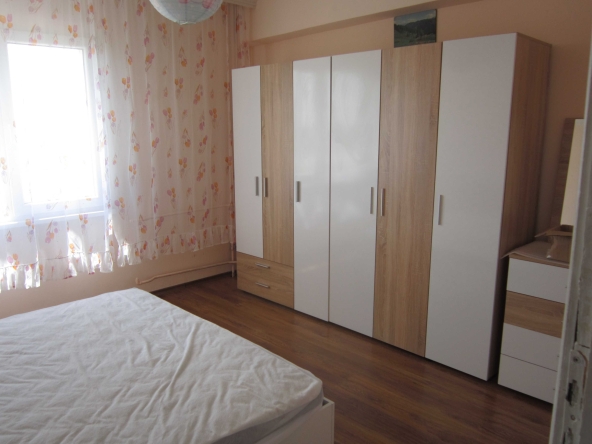 Дава се под наем Двустаен апартамент в Бургас, Славейков - 60 кв.м за 127.5 € - Снимка #1