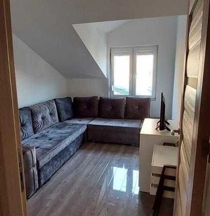 Дава се под наем Тристаен апартамент в Пловдив, Гагарин - 88 кв.м за 351.9 € - Снимка #1