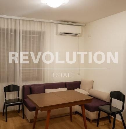 Дава се под наем Двустаен апартамент в Варна, Левски - 47 кв.м за 300 € - Снимка #1