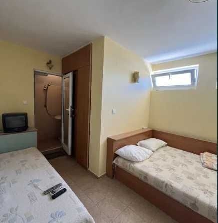 Дава се под наем Тристаен апартамент в с. Равда, Област Бургас - 70 кв.м за 500 € - Снимка #1