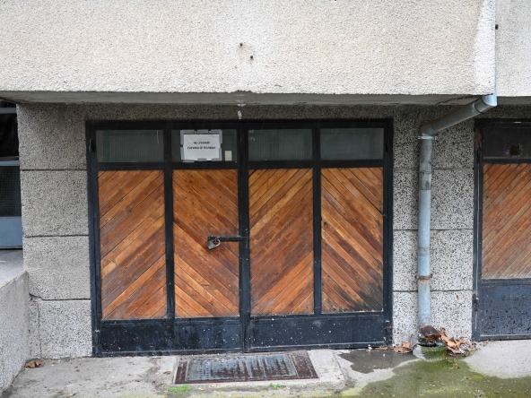 Дава се под наем Гараж / Паркомясто в Плевен, 9-ти квартал - 17 кв.м за 56.1 € - Снимка #1