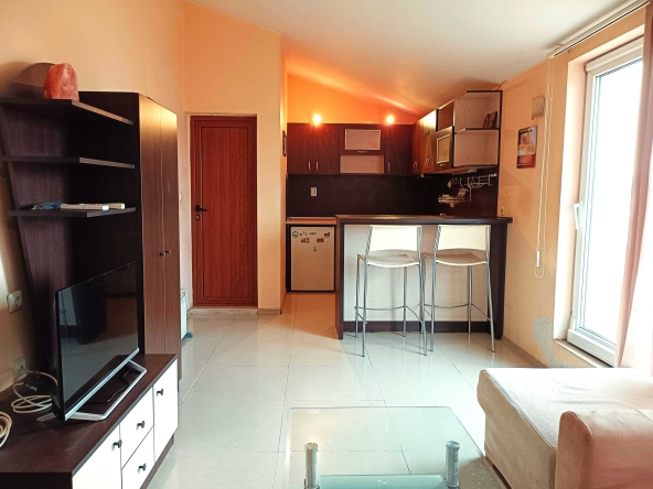 Дава се под наем Двустаен апартамент в Несебър - 68 кв.м за 382.5 € - Снимка #1